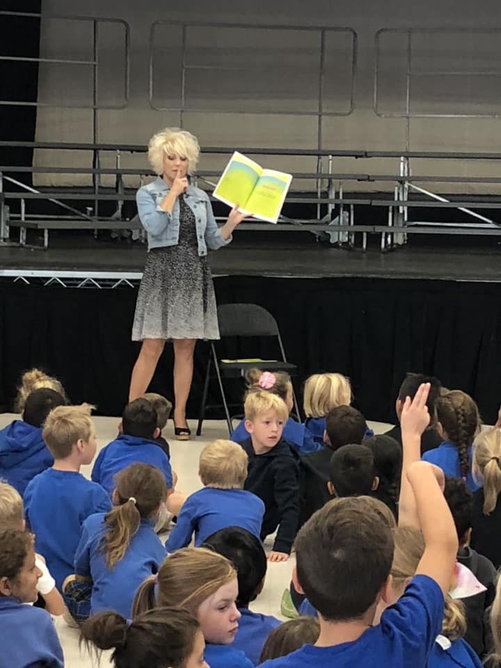 44279947_2078358328861148_5209521173695561728_n